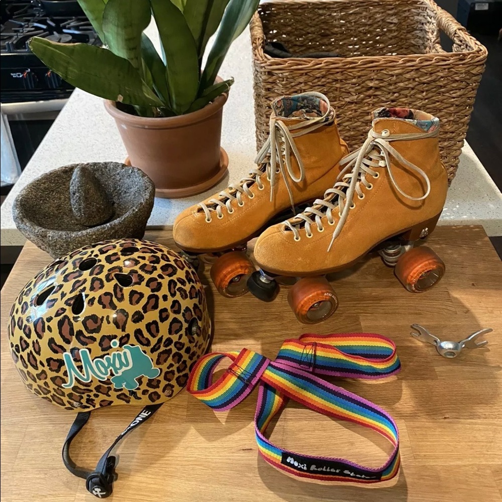Moxi roller skates size 9